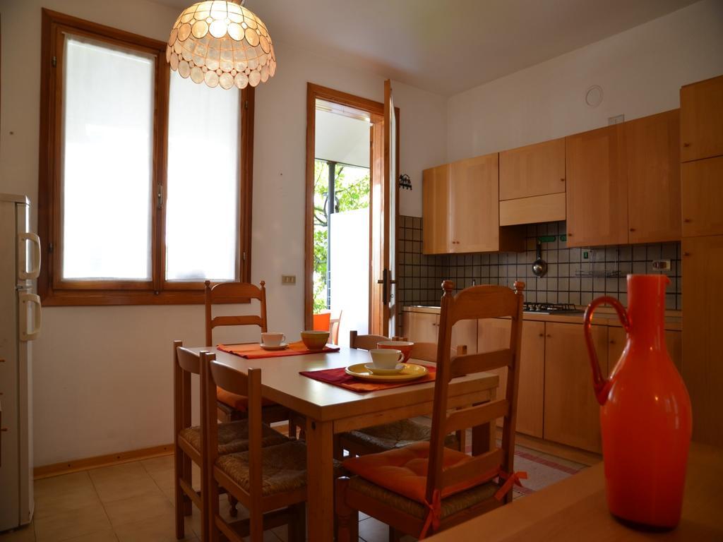 Villa Betty Lignano Sabbiadoro Bagian luar foto